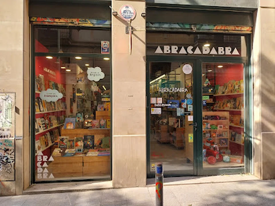 ABRACADABRA | BOOKS AND TOYS SINCE 2009