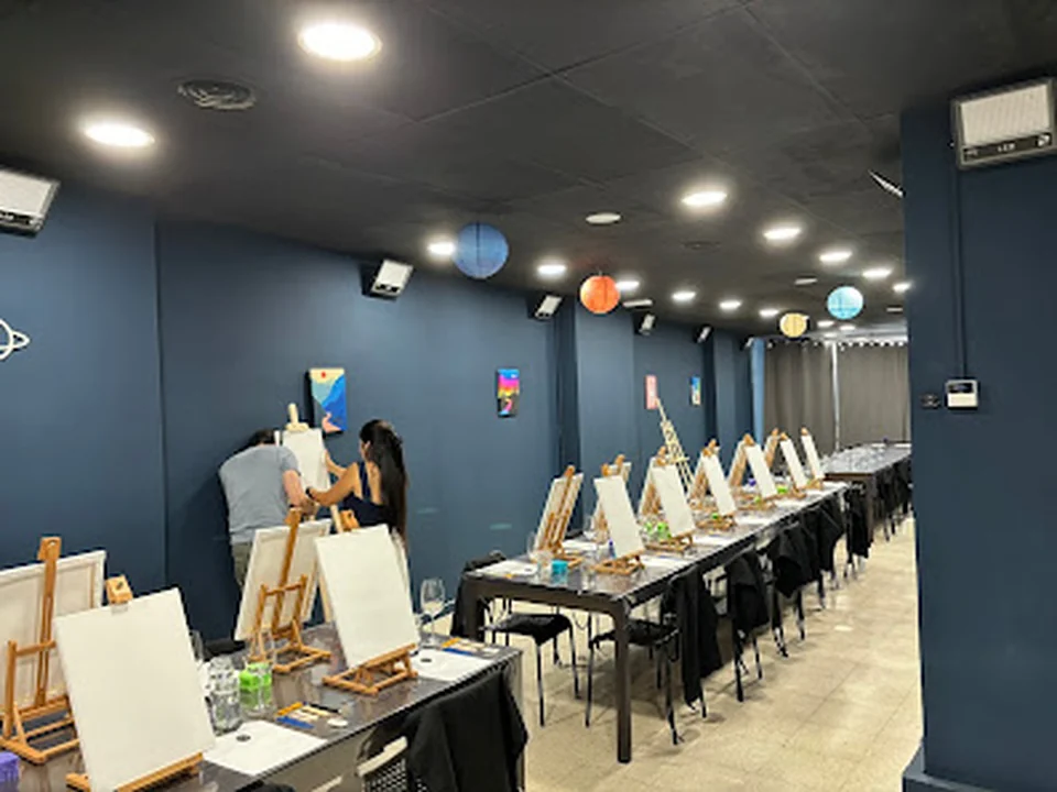 Academia de Marte – Paint & Wine Barcelona