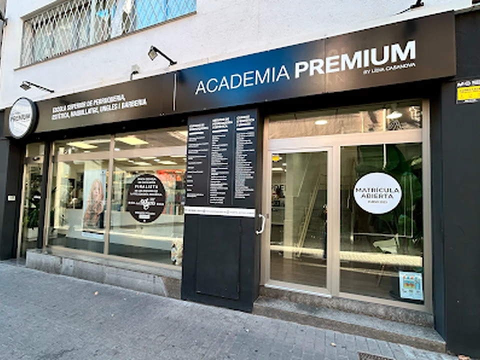 Academia Premium by Lídia Casanova. Peluquería, Estética y Uñas