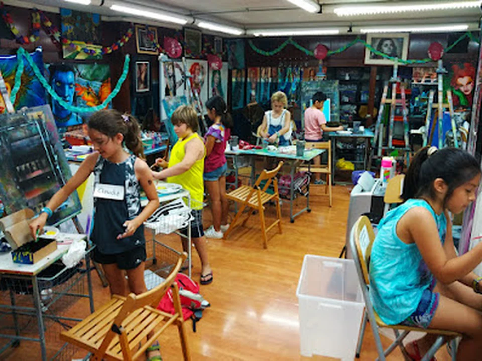 Action Art Europe. Escuela de Dibujo, Pintura y Aerografía Profesional.
