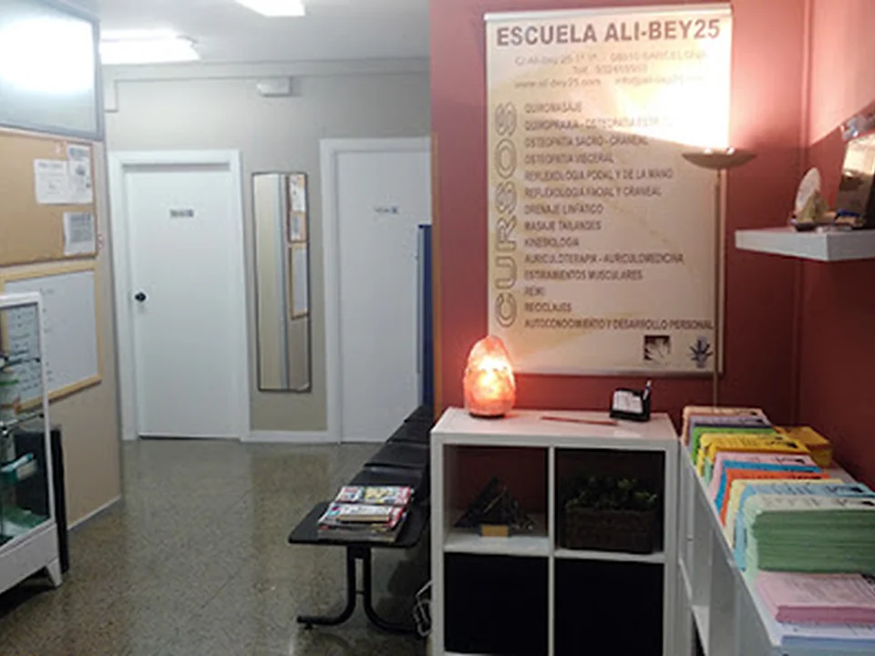 Ali bey 25 Escuela Profesional de Quiromasaje y Terapias Alternativas