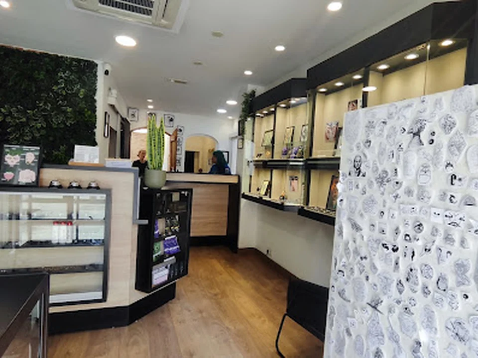 Aracne Studio | Tattoo & Piercing BCN