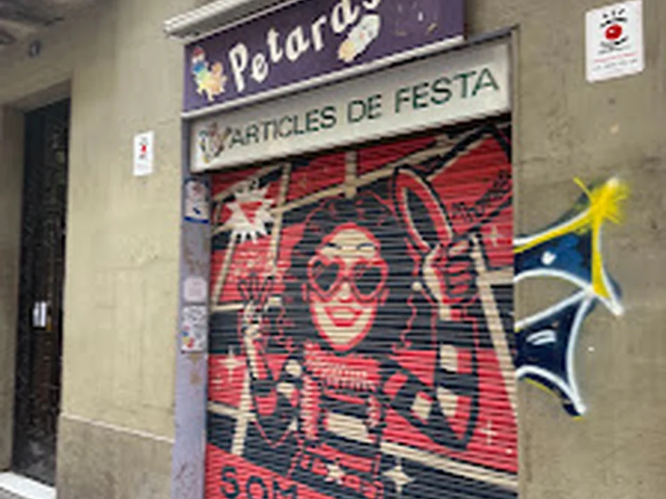 Articles de Festa Bcn Petards Disfresses St Antoni Coets Traques Bateria Perruques Globus Despedida Petardos Bengalas Truenos