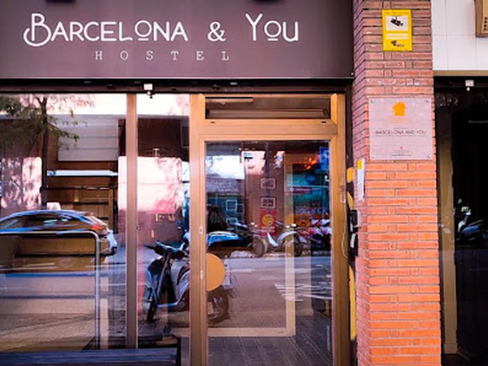 BARCELONA & YOU (alberg-hostel)