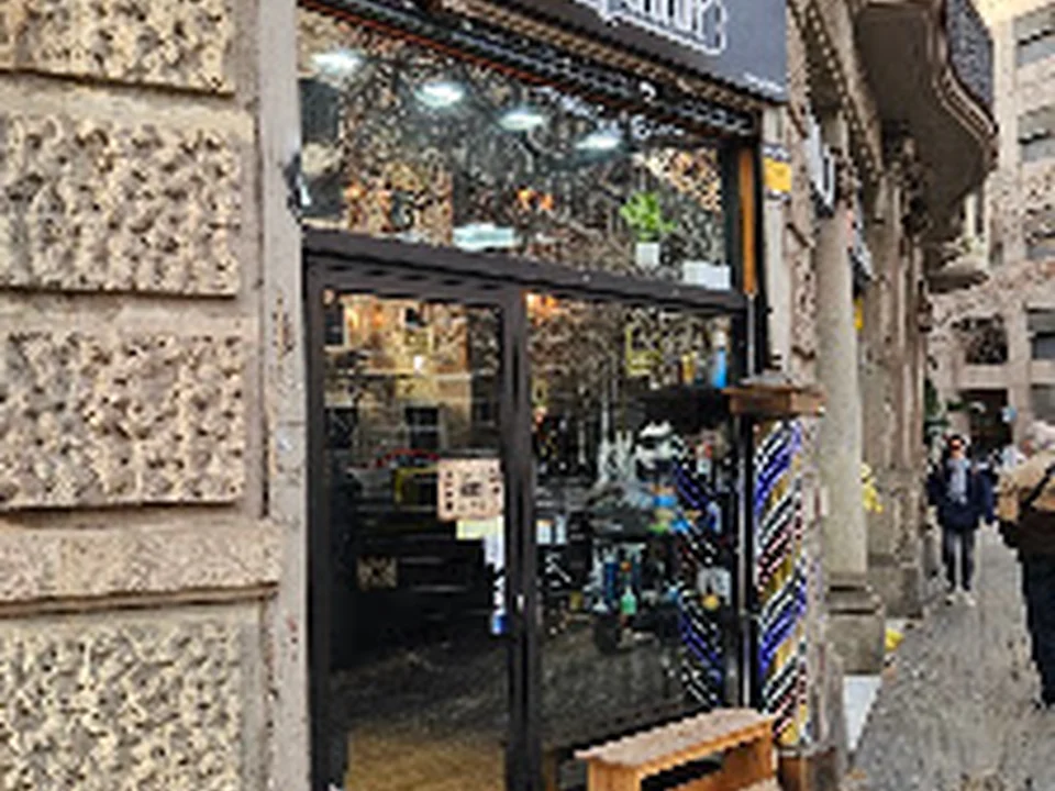 BLESS BARBER SHOP MUNTANER BARBERÍA PREMIUM
