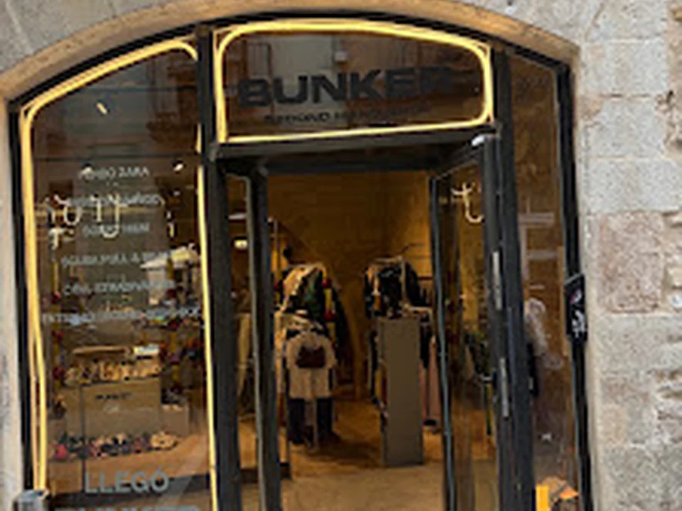 BUNKER SECOND HAND SHOP BORN