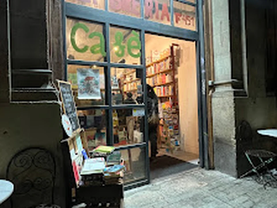 Casa Fahrenheit 451 Llibreria Cafè