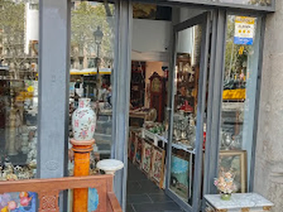 Compra y venta de antigüedades vaciar pisos compramos todo y restos de pisos locales