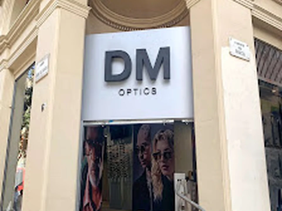 DM ÒPTICS
