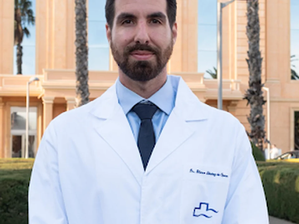 Dr.Alberto Blanco Ibáñez de Opacua. Neurocirujano