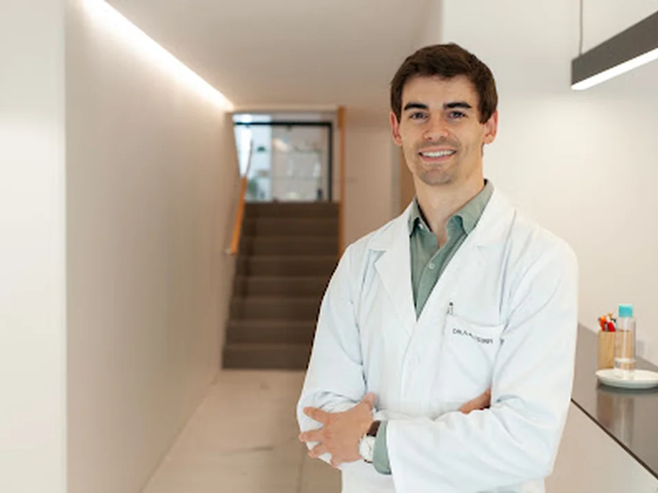 Dr. Arcadi Altemir | Dermatología láser y cirugía
