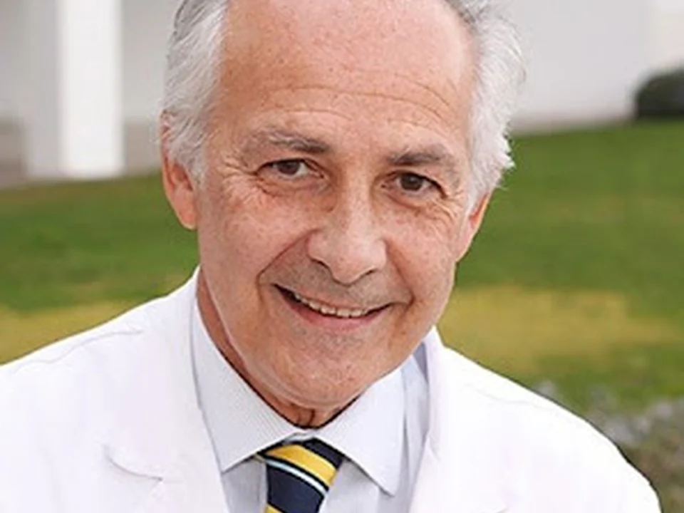 Dr. Borja Corcóstegui Guraya