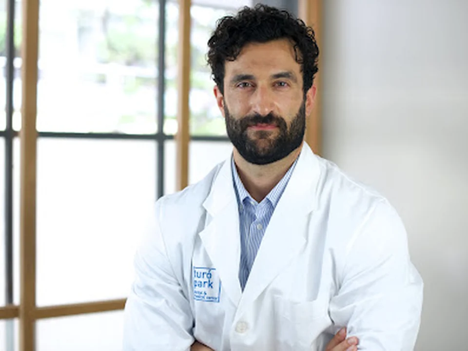 Dr. Luis Novoa - English & Spanish speaking Dermatologist & Specialist Doctor - Turó Park Clinics Barcelona