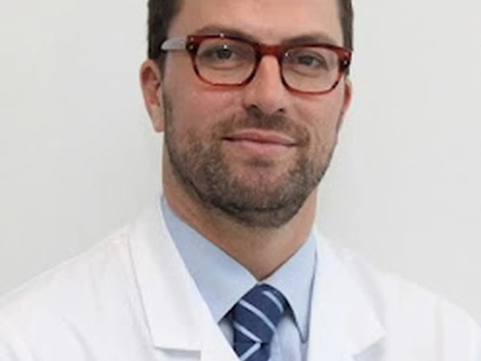Dr. Rafael González-Adrio Wagner, Traumatólogo