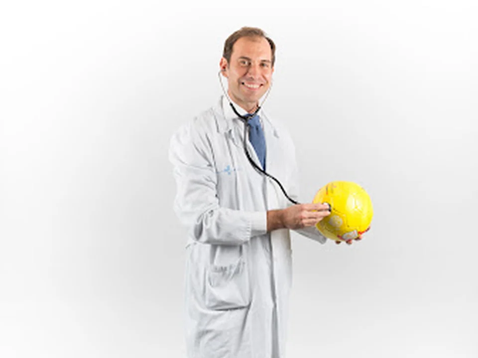 Dr. Vicente López, traumatólogo