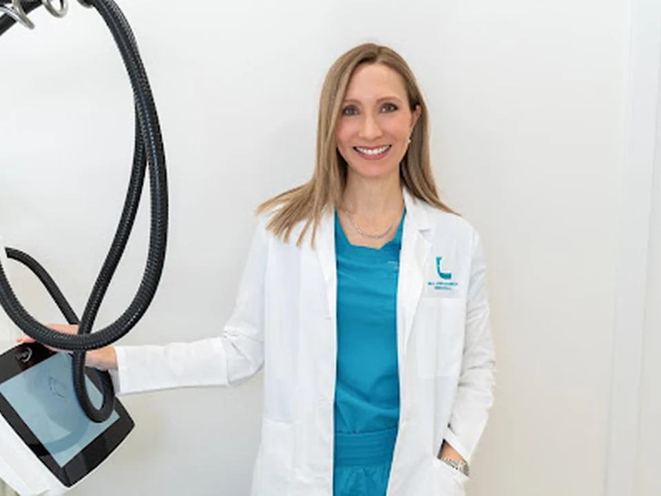 Dra. Lorena Barboza Dermatóloga Invita Dermatologia