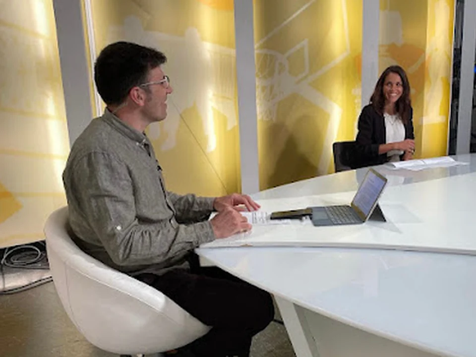 Dra. Sonia Ruiz Especialista en patología digestiva. Especialista en alteraciones metabólicas ( obesidad )