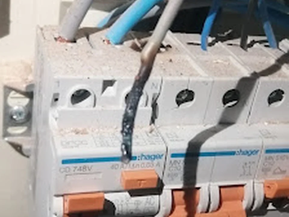 Electricista Fontanero Averias 24h