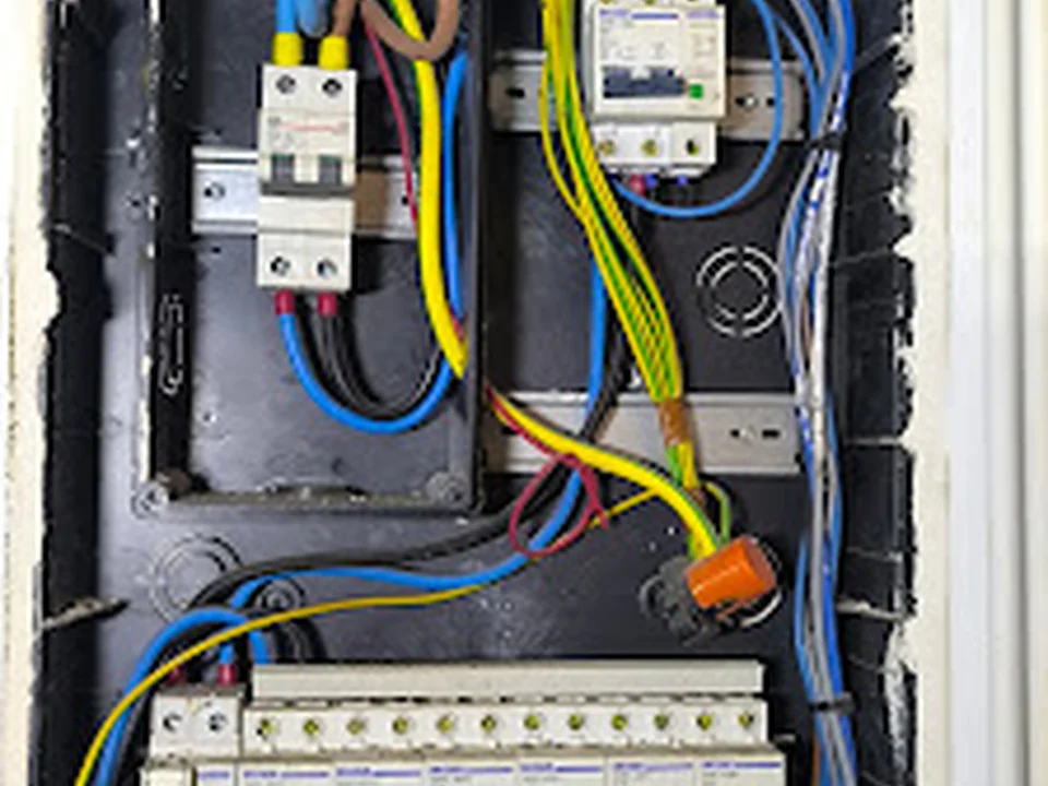 Electricista Jesus (Averías, reparaciones, urgencias) Barcelona