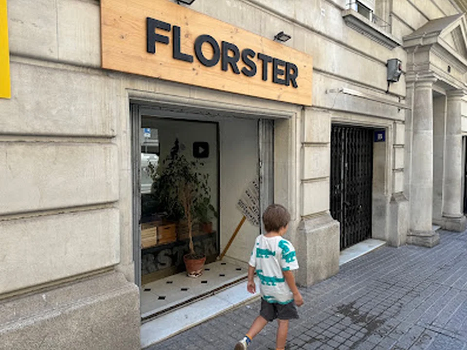 Foto de FLORSTER: Flores a domicilio en bici con video en Barcelona