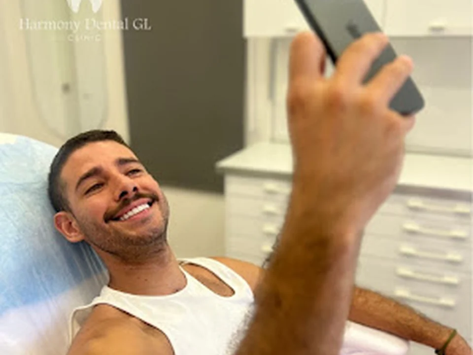 Harmony Clinic - Carillas Dentales Barcelona - Diseño de Sonrisa