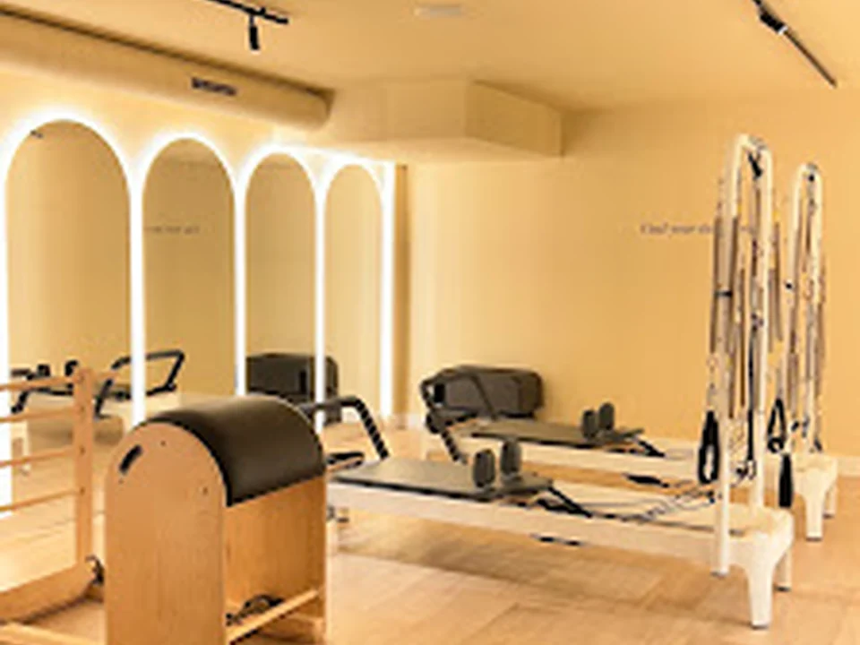 Intuė Pilates & Barre - Barcelona