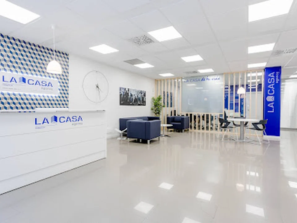 La Casa Agency | Punto Badal-BCN, S.L.