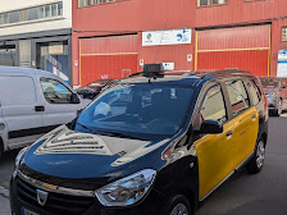 Limpieza integral de coches con Vapor en Barcelona | VAPSY WASH