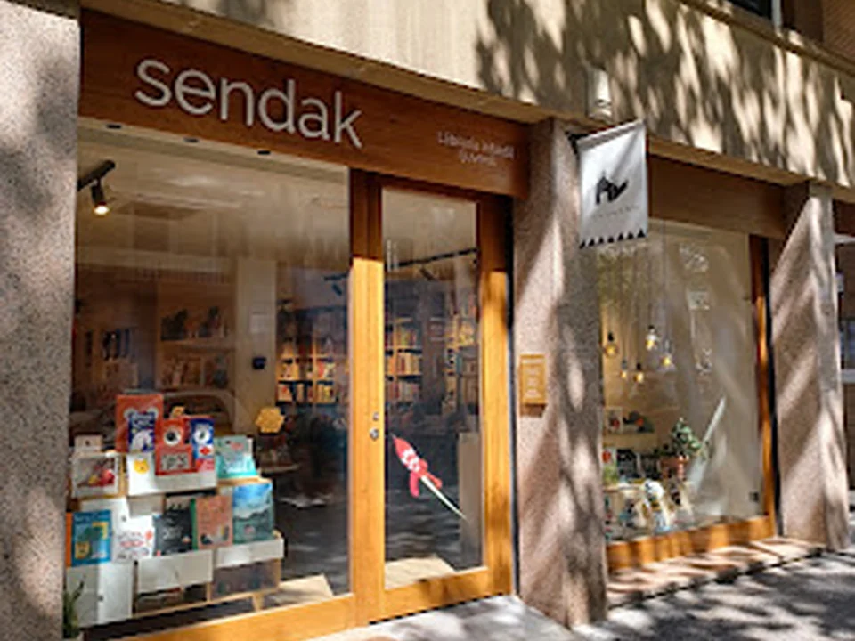 Foto de LLIBRERIA SENDAK