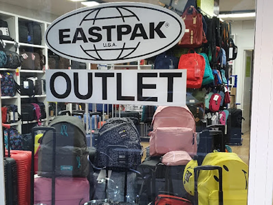 Lucas Floridablanca, Outlet Eastpak, mochilas, riñoneras, maletas.. 🎒