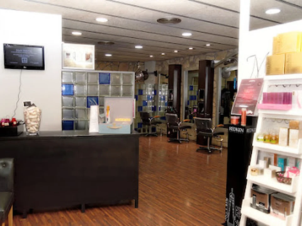 Moon MakeUp Centre d'Estètica, Perruqueria i Teràpies