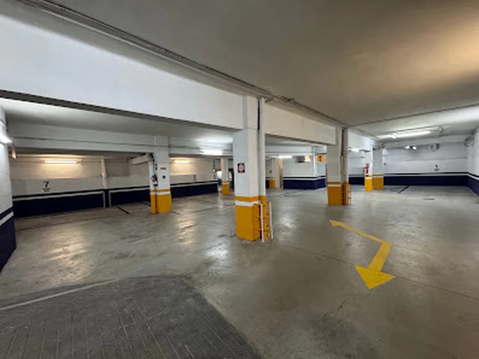 PARKING FURGO Casp 83