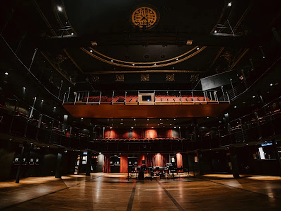 Sala Paral·lel 62