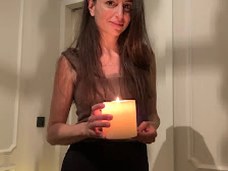 𝐒𝐞𝐧𝐬 𝐌𝐚𝐬𝐬𝐚𝐠𝐞 & 𝐁𝐨𝐝𝐲 𝐂𝐚𝐫𝐞 | Barcelona Masseuse | Lorena Masajista en Barcelona