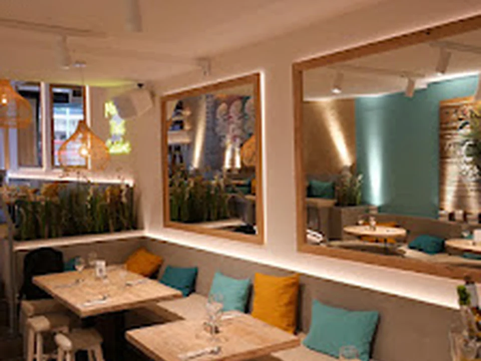 THAI BISTRO 10