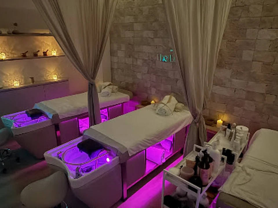 The Luxe Hair Spa