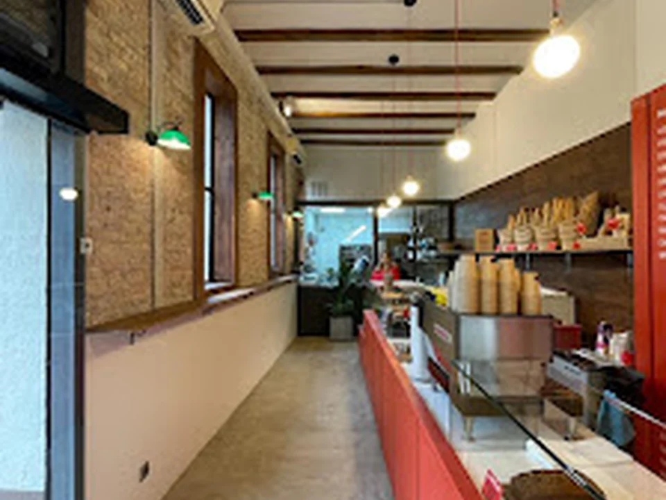 Zentral: Specialty Coffee & Bakery