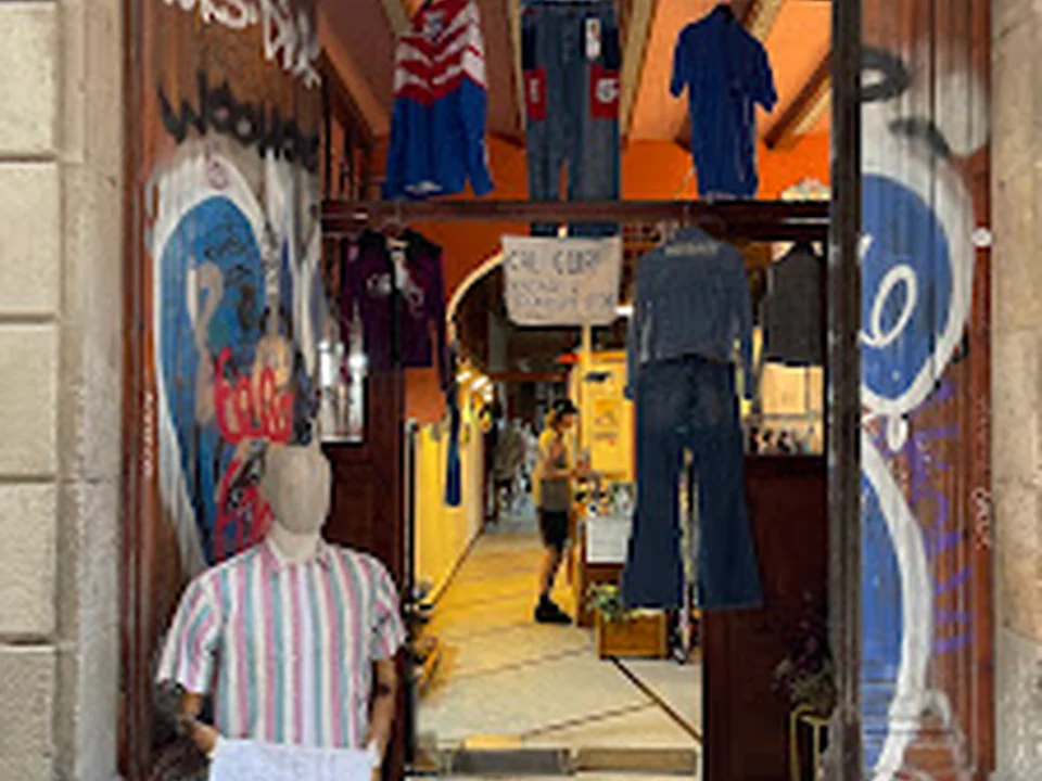 VNTG24 Vintage - Second Hand Store, Barcelona