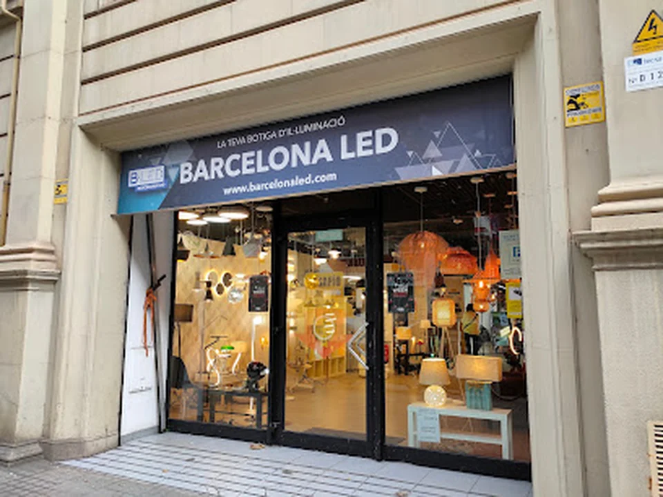 Barcelona LED Viladomat
