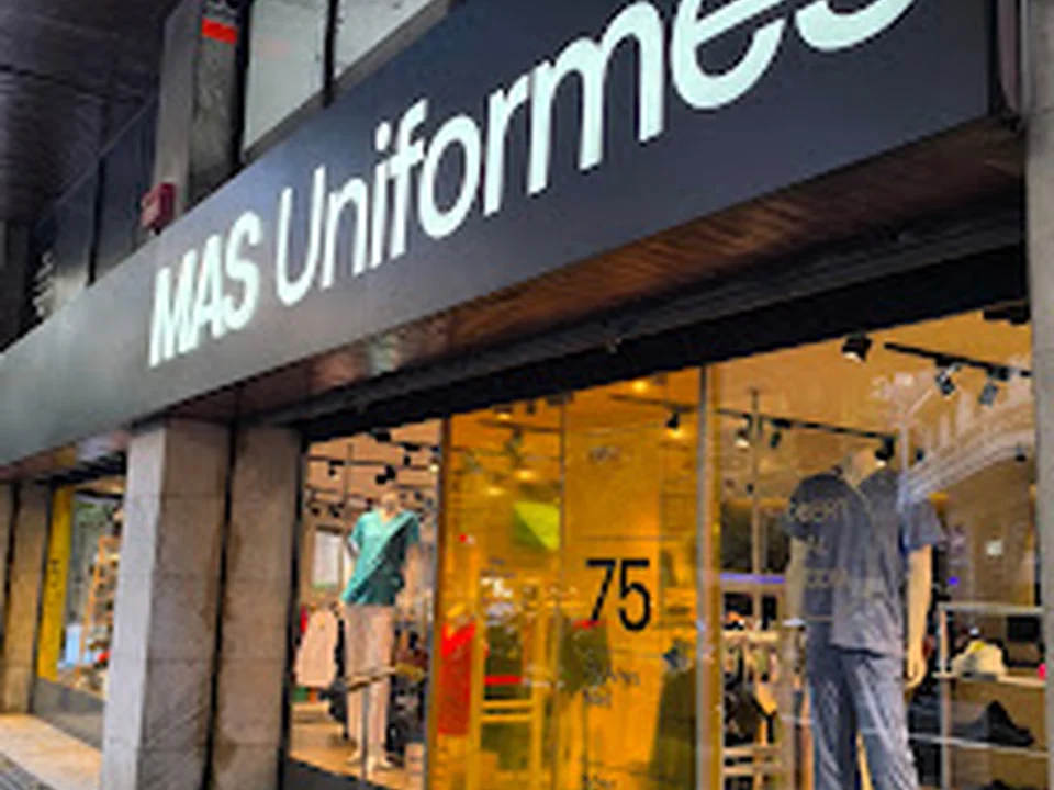 Mas uniformes - Tienda de ropa de trabajo y calzado laboral en Barcelona